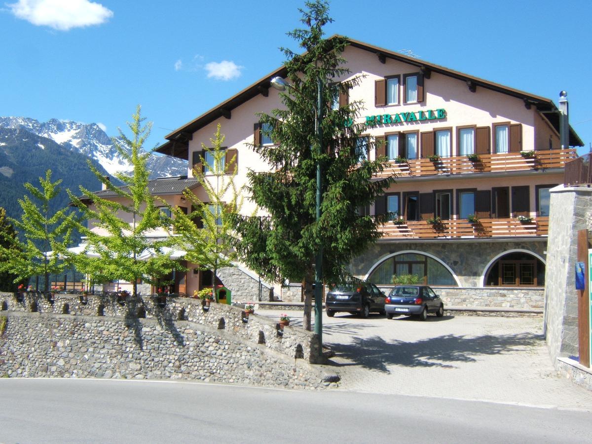 Hotel Ristorante Miravalle Teglio Kültér fotó
