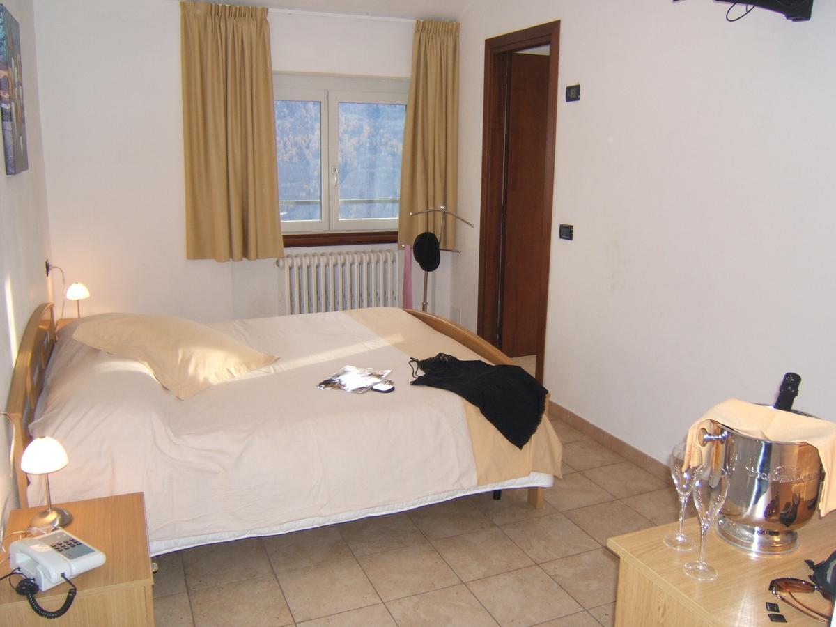 Hotel Ristorante Miravalle Teglio Kültér fotó