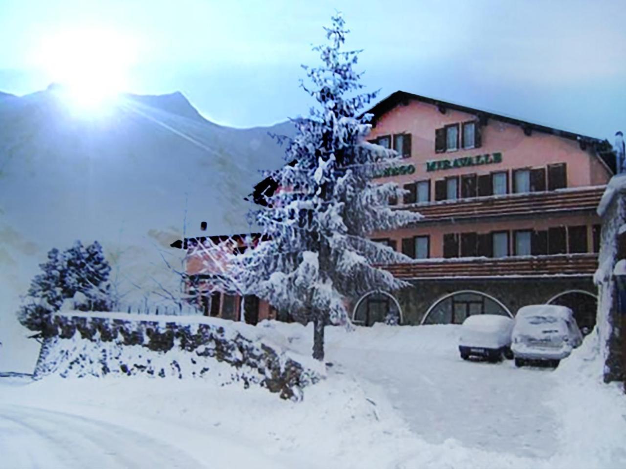 Hotel Ristorante Miravalle Teglio Kültér fotó